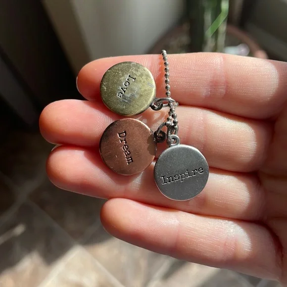 Necklace - Picture 1 of 10